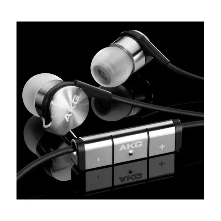 ★K3003 AKG AKGのイヤホン、K3003のご紹介です。