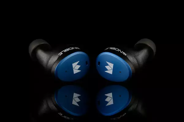 Noble audio FoKus H-ANC Blue ワイヤレスイヤホン Noble audio FoKus H-ANC Blue ワイヤレスイヤホン ブルー